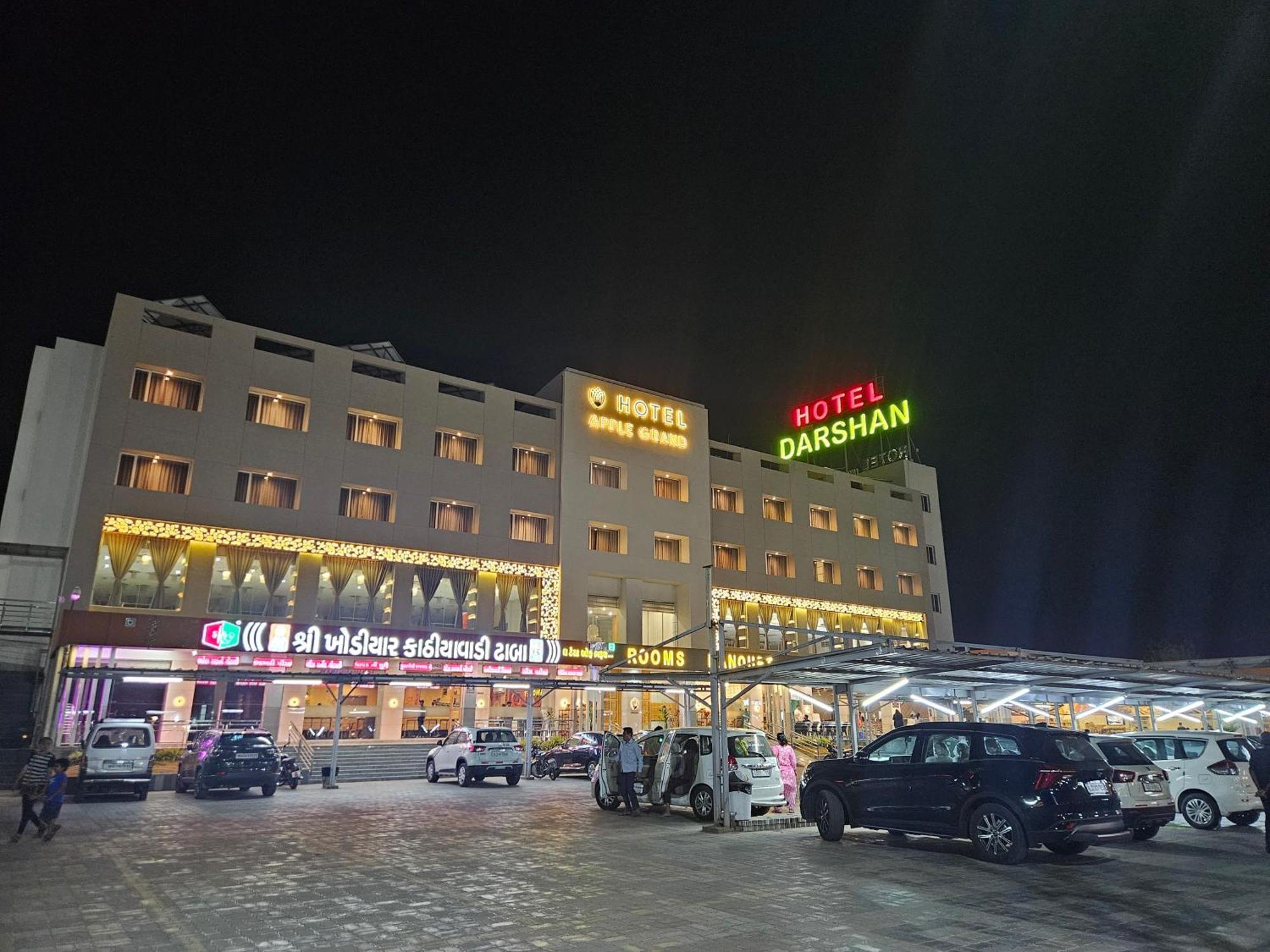 Hotel Grand Darshan Vadodara Kültér fotó