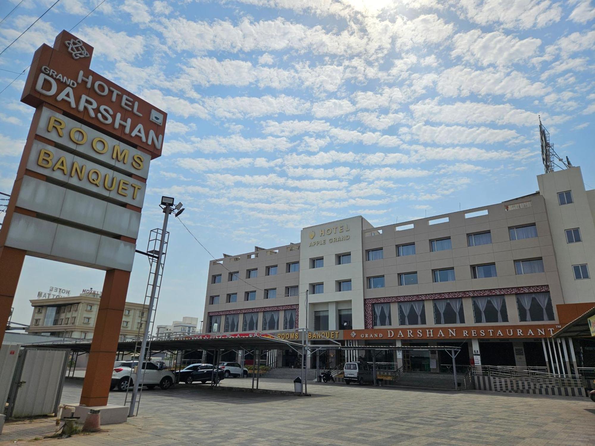 Hotel Grand Darshan Vadodara Kültér fotó