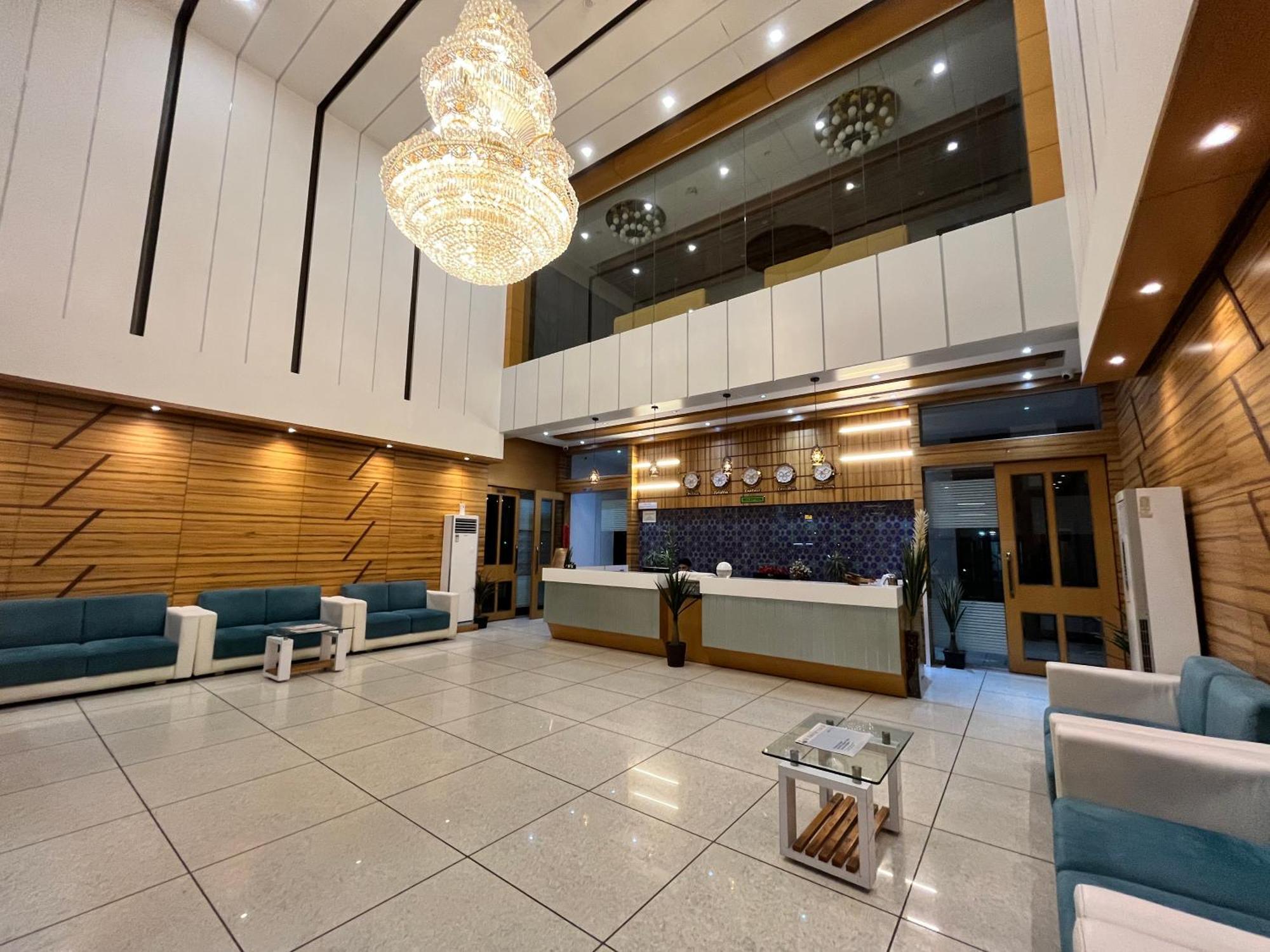 Hotel Grand Darshan Vadodara Kültér fotó