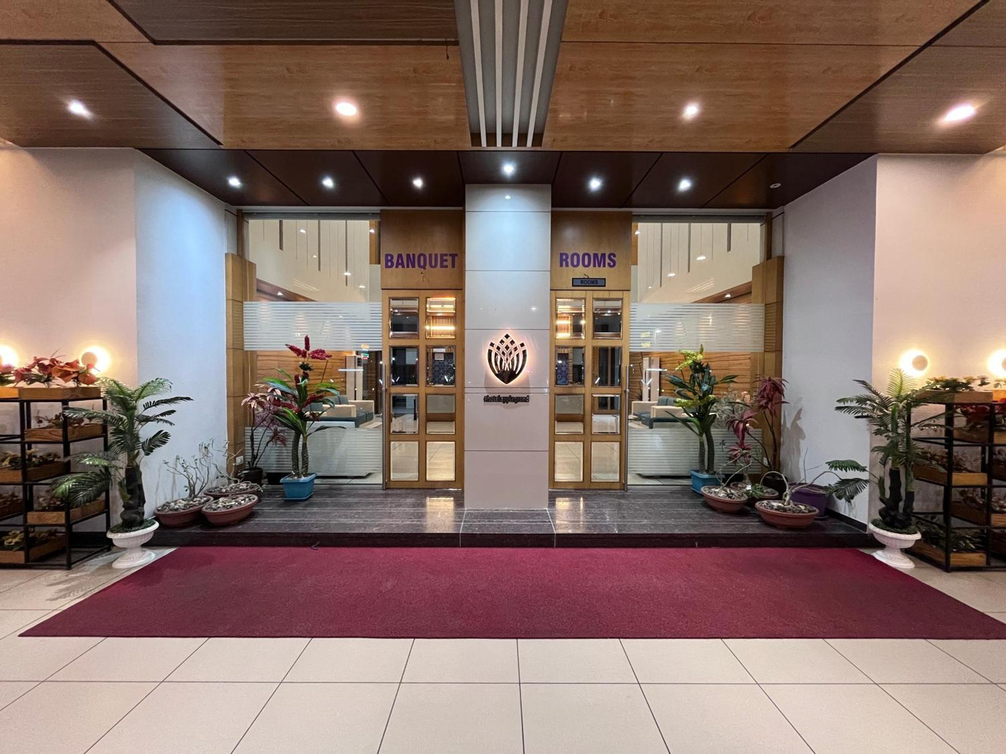Hotel Grand Darshan Vadodara Kültér fotó