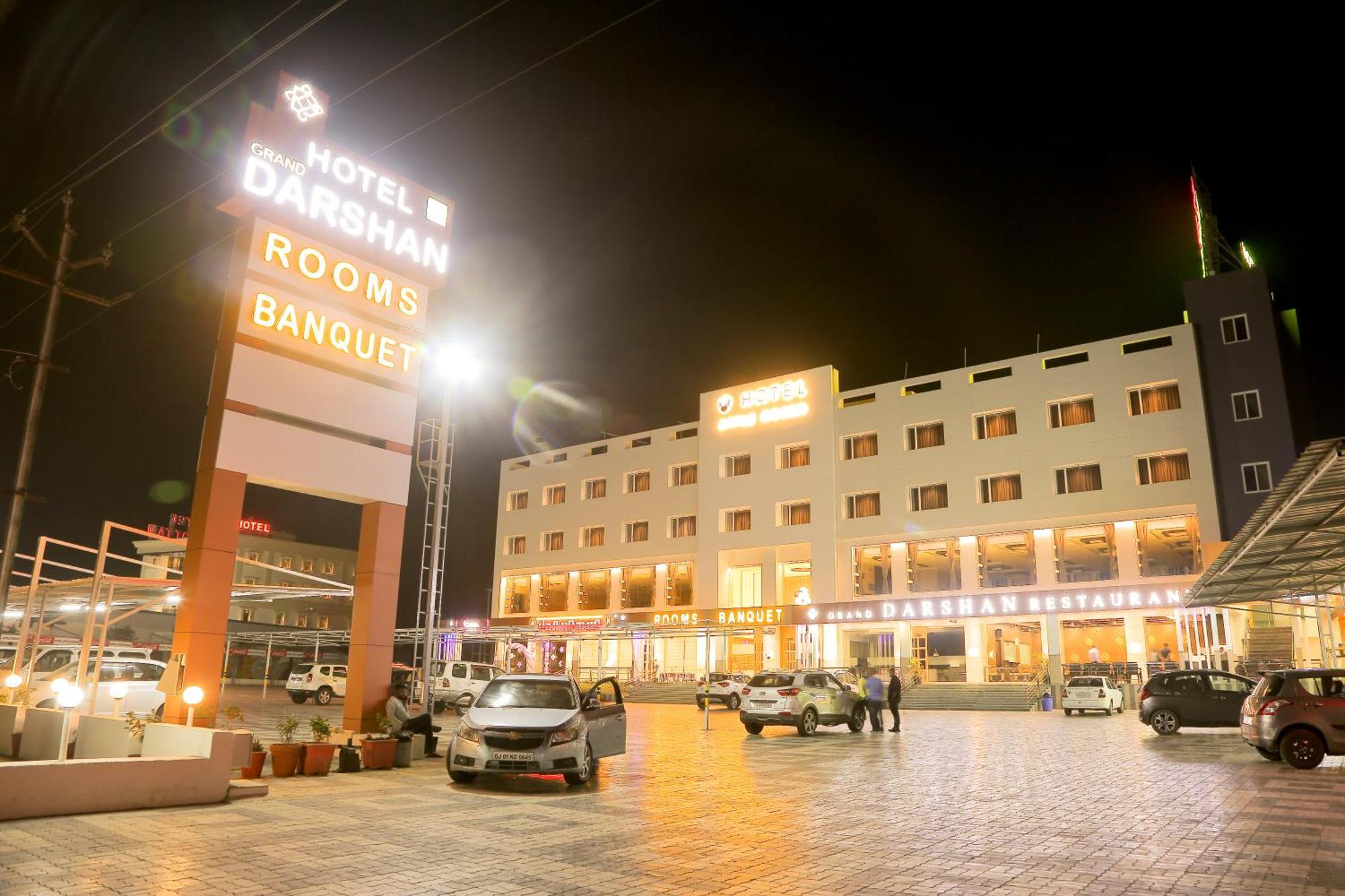 Hotel Grand Darshan Vadodara Kültér fotó