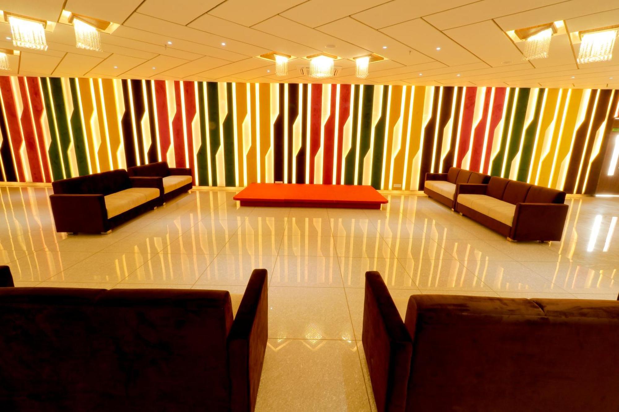 Hotel Grand Darshan Vadodara Kültér fotó